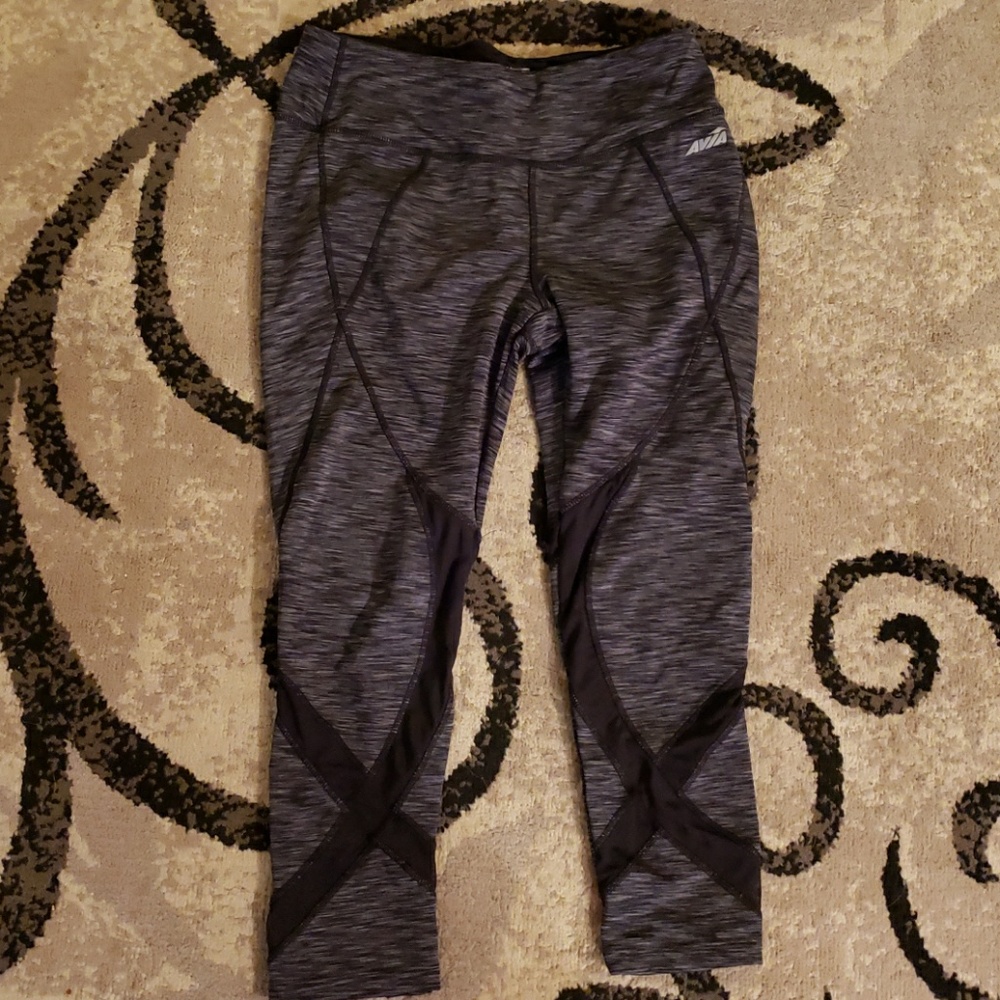 Workout 3/4 legged pants.
